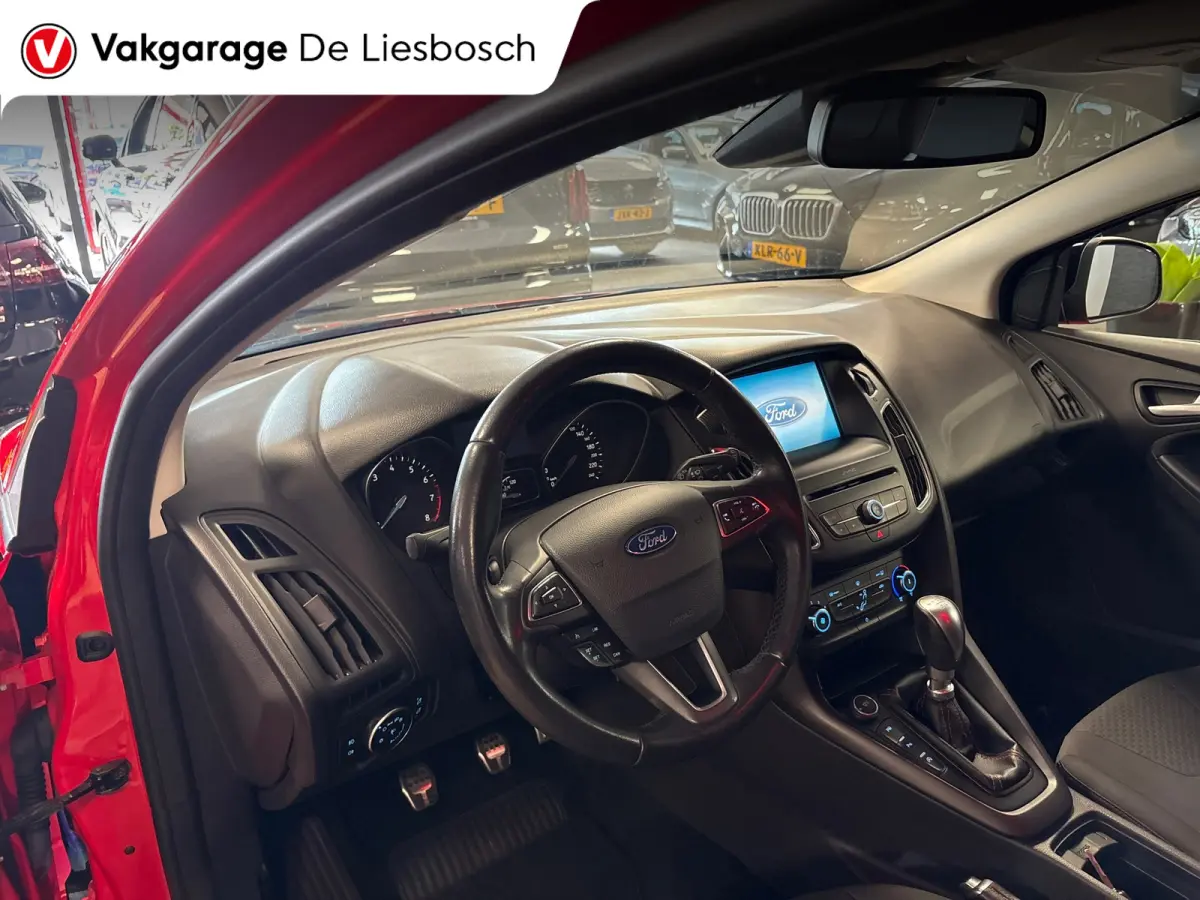 1.5 Red Edition / navi / cruisecontrol / nieuwe motor / super nette staat