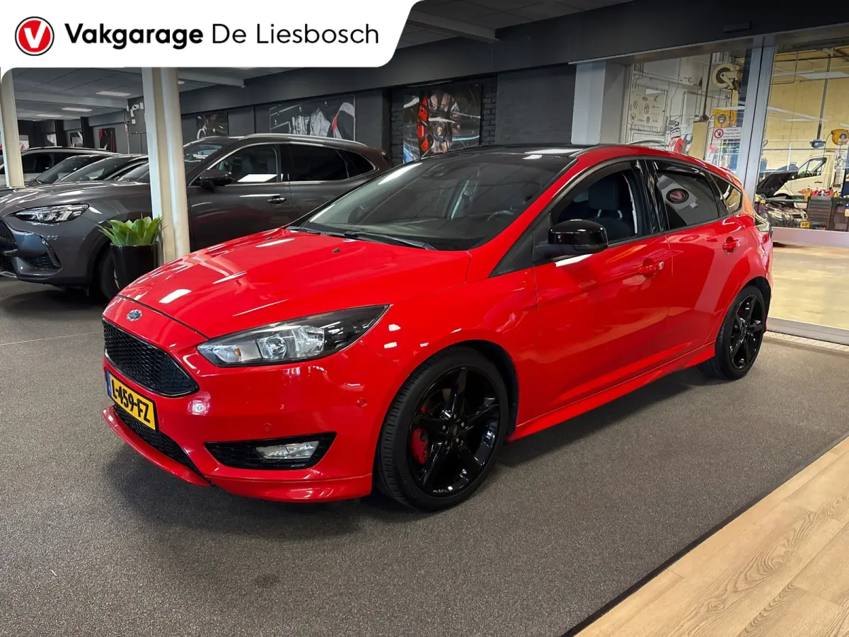 1.5 Red Edition / navi / cruisecontrol / nieuwe motor / super nette staat