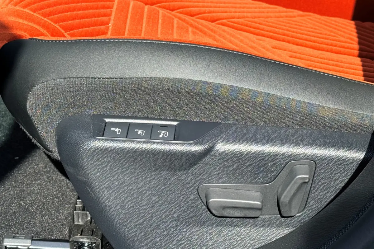 LX 51 kWh ZEER COMPLEET! NIEUWE AUTO! 10X OP VOORRAAD!