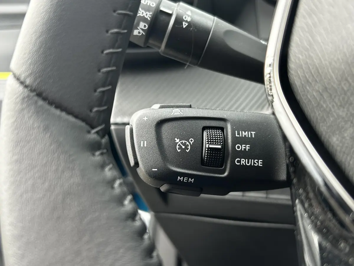 1.2 Hybrid 145 Allure | Camera | Adaptieve Cruise Control | Navigatie | Apple Carplay/Android Auto