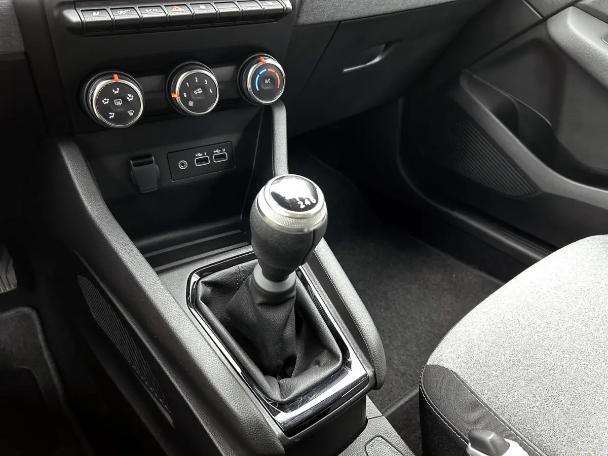 TCe 90PK GPF evolution | CAMERA | NAVI | DEALER ONDERHOUDEN | STOEL VERWARM. | PARK. SENSOREN | CARPLAY