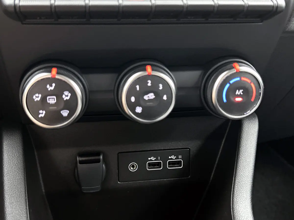TCe 90PK GPF evolution | CAMERA | NAVI | DEALER ONDERHOUDEN | STOEL VERWARM. | PARK. SENSOREN | CARPLAY