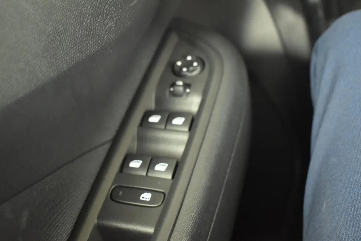 Edition 44 kWh | Navi | Climate | Cruise | PDC | Camera | Apple CarPlay/Android Auto/ DEMO Model