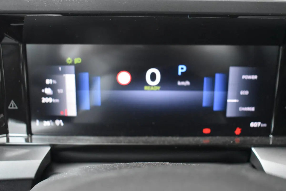 Edition 44 kWh | Navi | Climate | Cruise | PDC | Camera | Apple CarPlay/Android Auto/ DEMO Model
