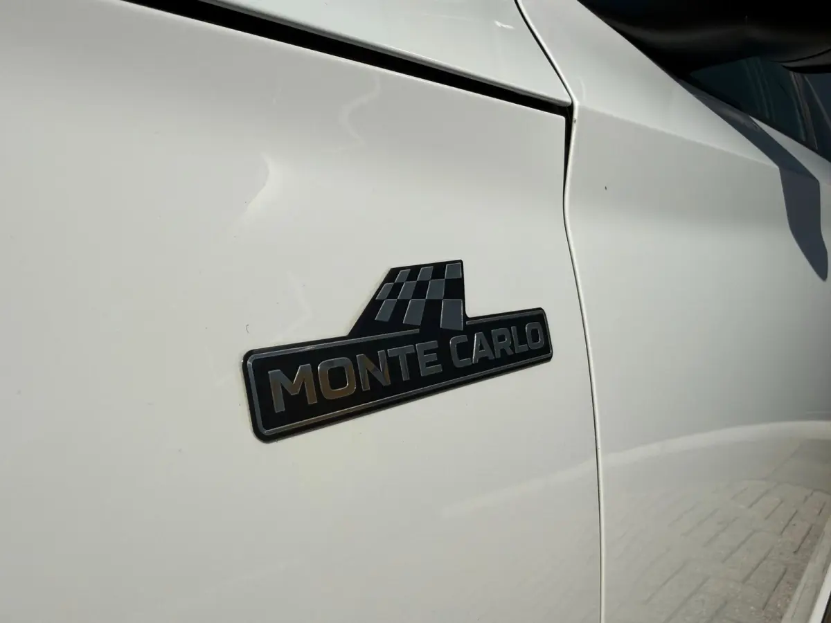 1.0 TSI Monte Carlo * Panoramadak * Parkeercamera * Navigatiesysteem * Keyless entry*