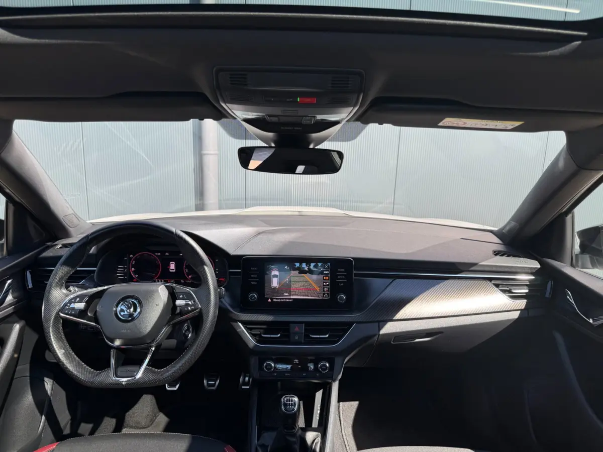 1.0 TSI Monte Carlo * Panoramadak * Parkeercamera * Navigatiesysteem * Keyless entry*