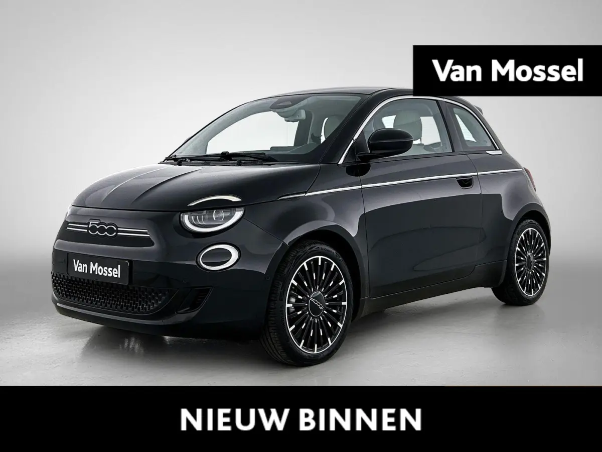 500e 42 kWh La Prima by Bocelli | SOH 96% | APPLE CARPLAY | ANDROID AUTO | STOELVERWARMING | ACHTERUITRIJCAMERA | PARKEERSENSOREN | DODEHOEKSENSOREN | NAVIGATIE | RIJSTROOKHULP | KEYLESS | D
