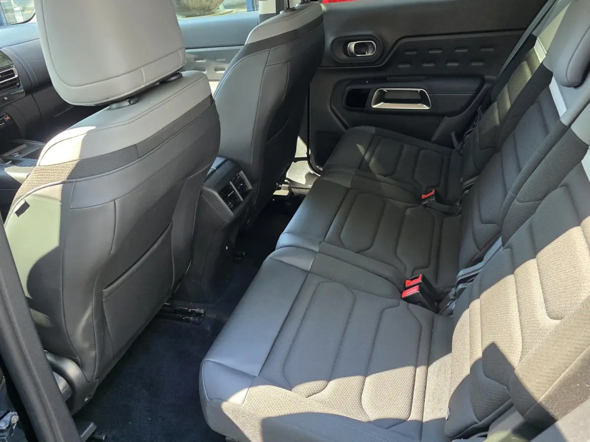 1.6 Plug-in Hybrid Feel | SOH 94.75% | Achteruitrijcamera | Climate control | Apple CarPlay / Android Auto | LM velgen |