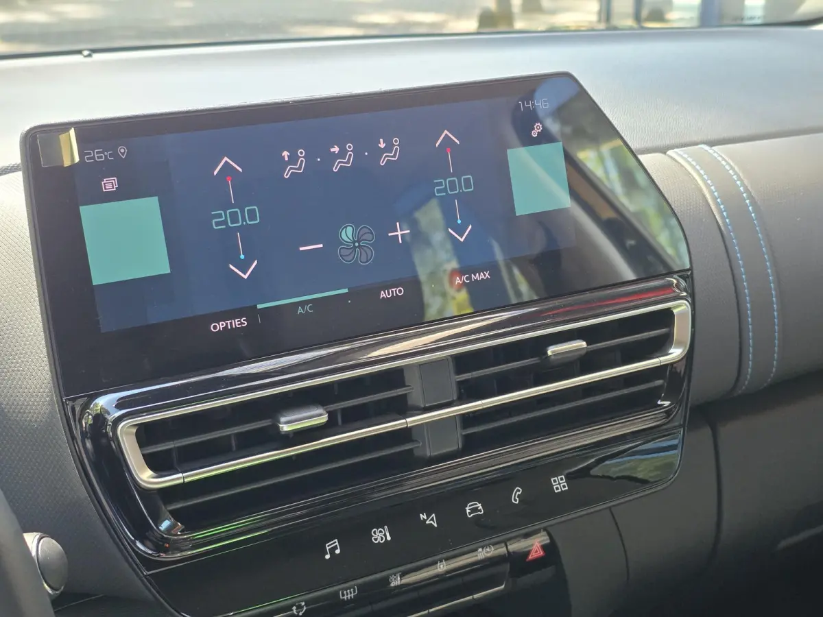 1.6 Plug-in Hybrid Feel | SOH 94.75% | Achteruitrijcamera | Climate control | Apple CarPlay / Android Auto | LM velgen |