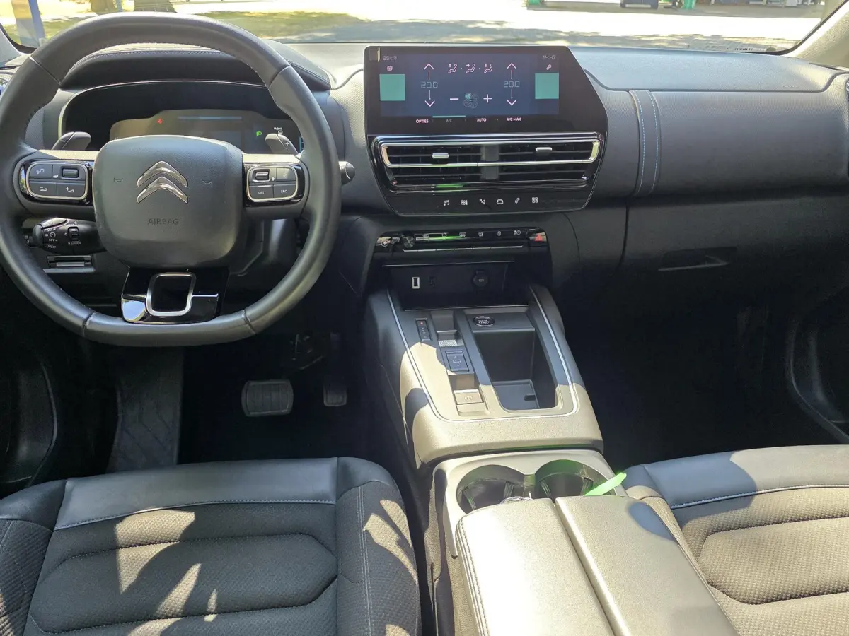 1.6 Plug-in Hybrid Feel | SOH 94.75% | Achteruitrijcamera | Climate control | Apple CarPlay / Android Auto | LM velgen |