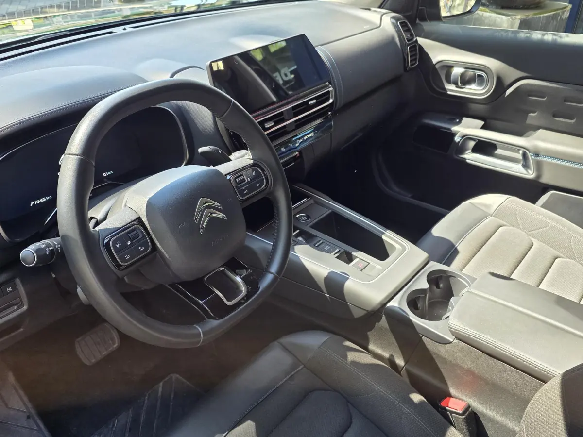 1.6 Plug-in Hybrid Feel | SOH 94.75% | Achteruitrijcamera | Climate control | Apple CarPlay / Android Auto | LM velgen |