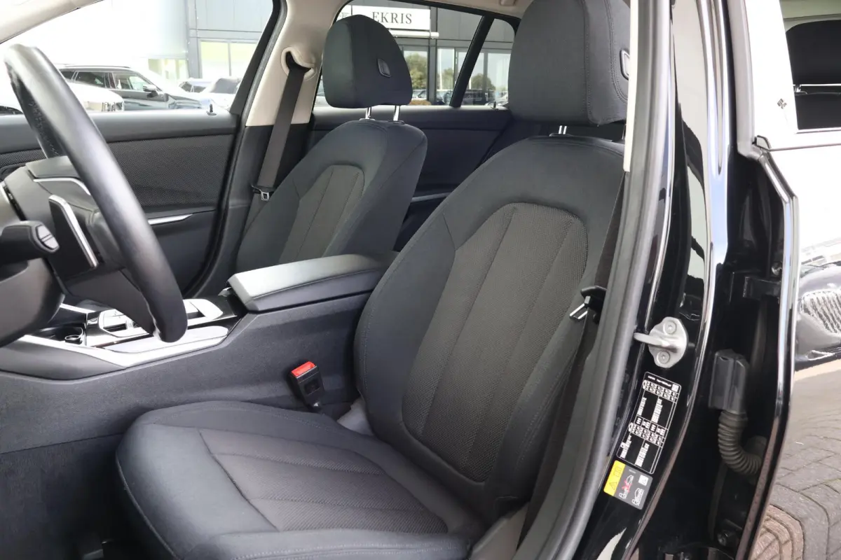 320e | Leder | PDC | Comforttoegang | Trekhaak |
