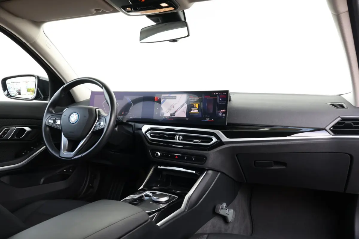 320e | Leder | PDC | Comforttoegang | Trekhaak |