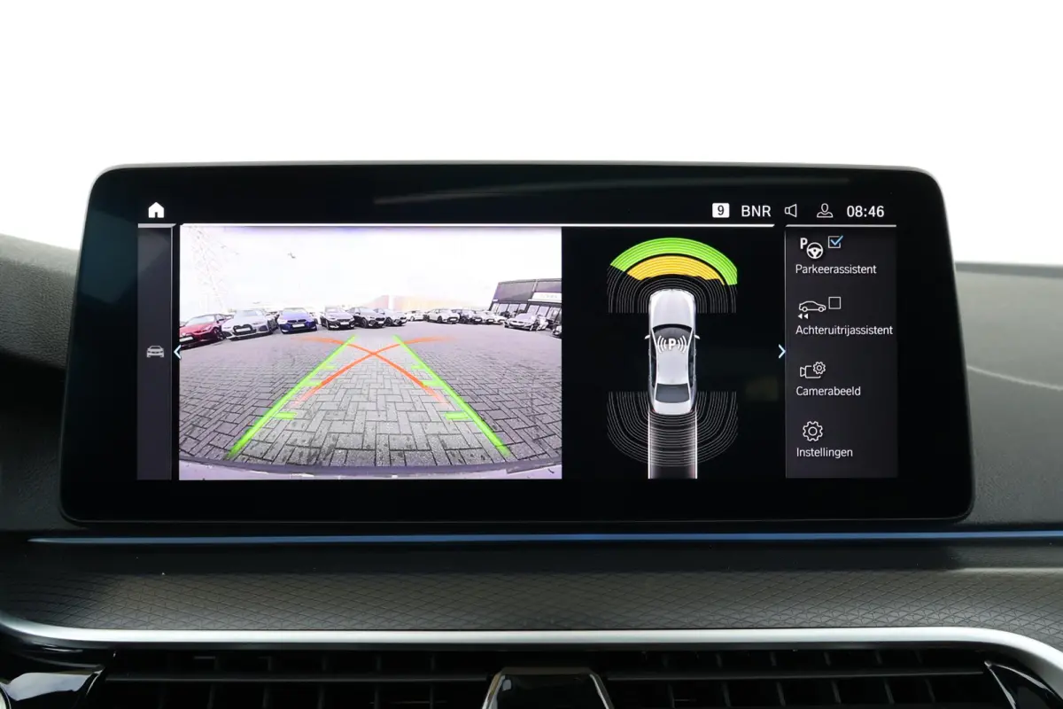 530e Business Edition Plus | M-Sport Pakket | Schuif/Kantel Dak | Stuur & Stoel Verwarming | Achteruitrijcamera | Head-Up | Laserlicht |
