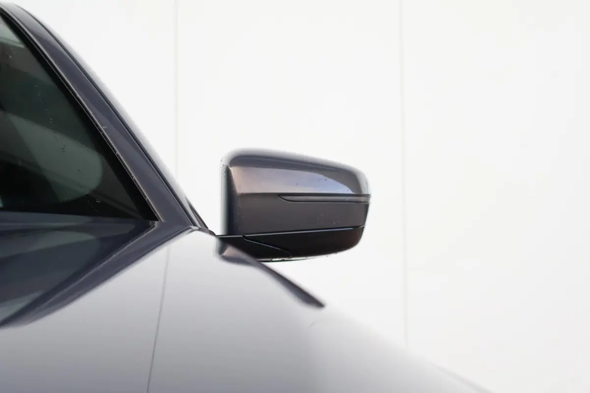 530e Business Edition Plus | M-Sport Pakket | Schuif/Kantel Dak | Stuur & Stoel Verwarming | Achteruitrijcamera | Head-Up | Laserlicht |