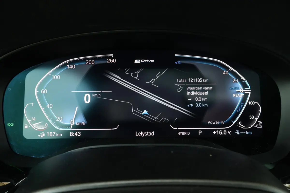 530e Business Edition Plus | M-Sport Pakket | Schuif/Kantel Dak | Stuur & Stoel Verwarming | Achteruitrijcamera | Head-Up | Laserlicht |