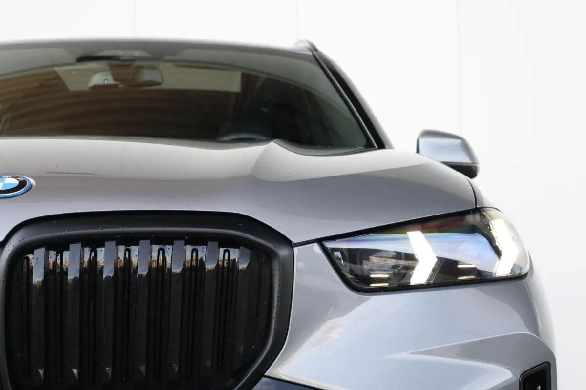 xDrive50e | Sport Pakket Pro | Panorama Dak | 22'' LM | Comfortstoelen | Active Steering | Trekhaak |