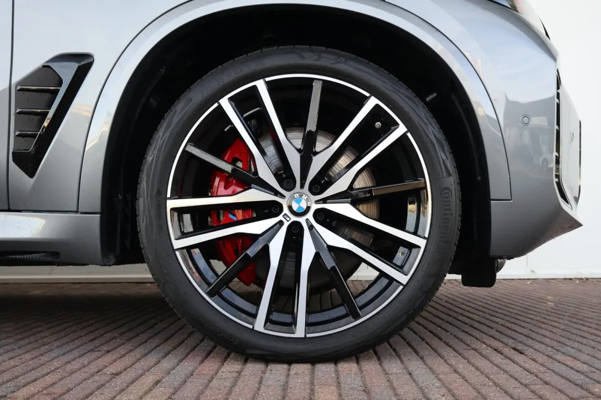 xDrive50e | Sport Pakket Pro | Panorama Dak | 22'' LM | Comfortstoelen | Active Steering | Trekhaak |