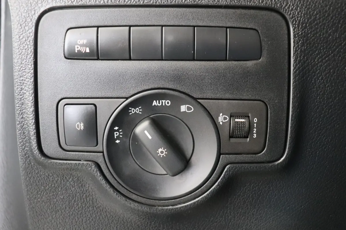 114 CDI XL AUTOMAAT EURO 6 - Airco - Navi - Cruise € 19.900,- Excl.