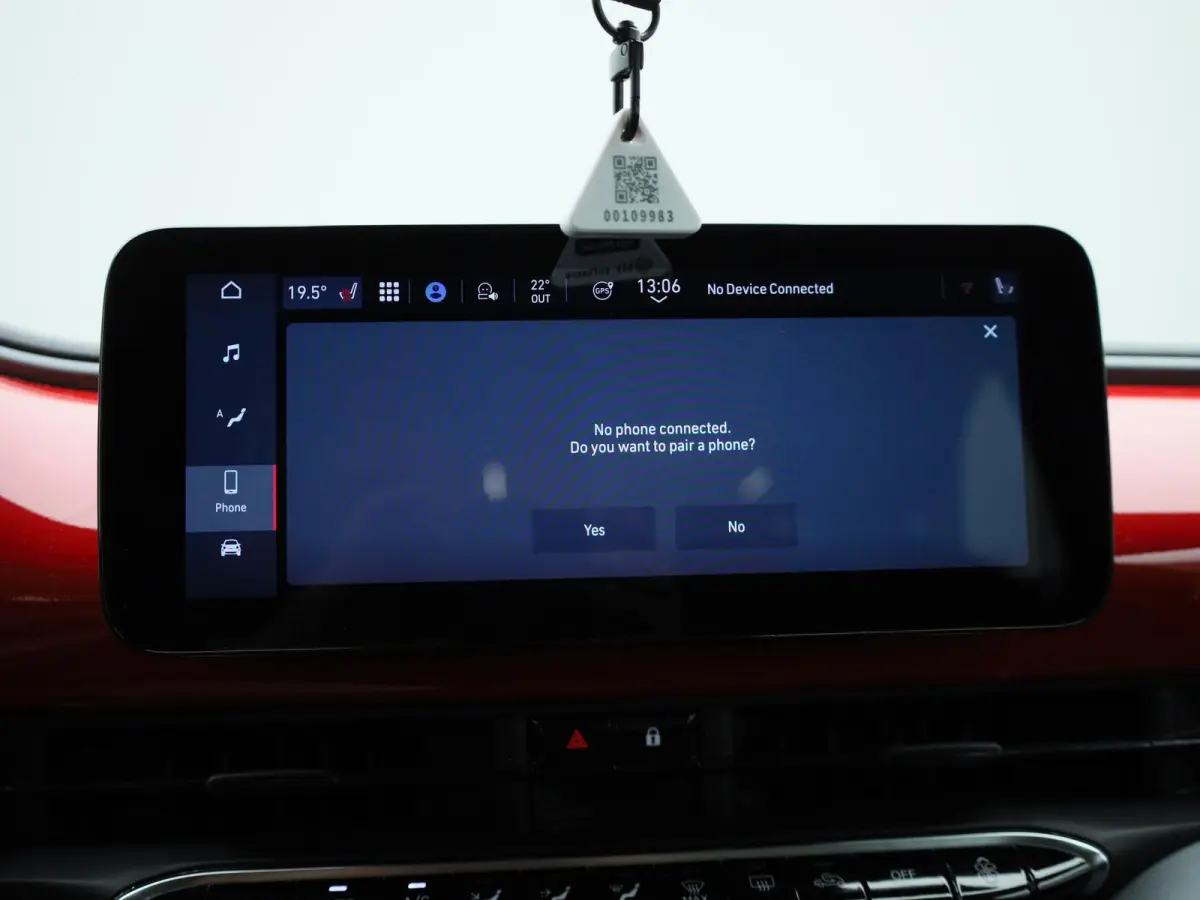 500e 42 kWh (Red) | Apple Carplay/Android Auto | Achteruitrijcamera | Cruise Control | Lichtmetalen Velgen |