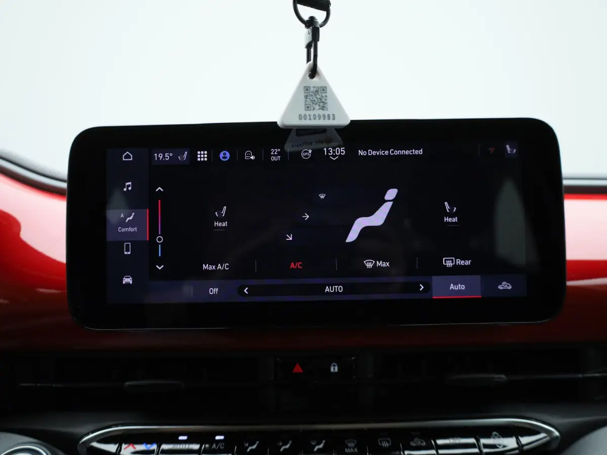 500e 42 kWh (Red) | Apple Carplay/Android Auto | Achteruitrijcamera | Cruise Control | Lichtmetalen Velgen |