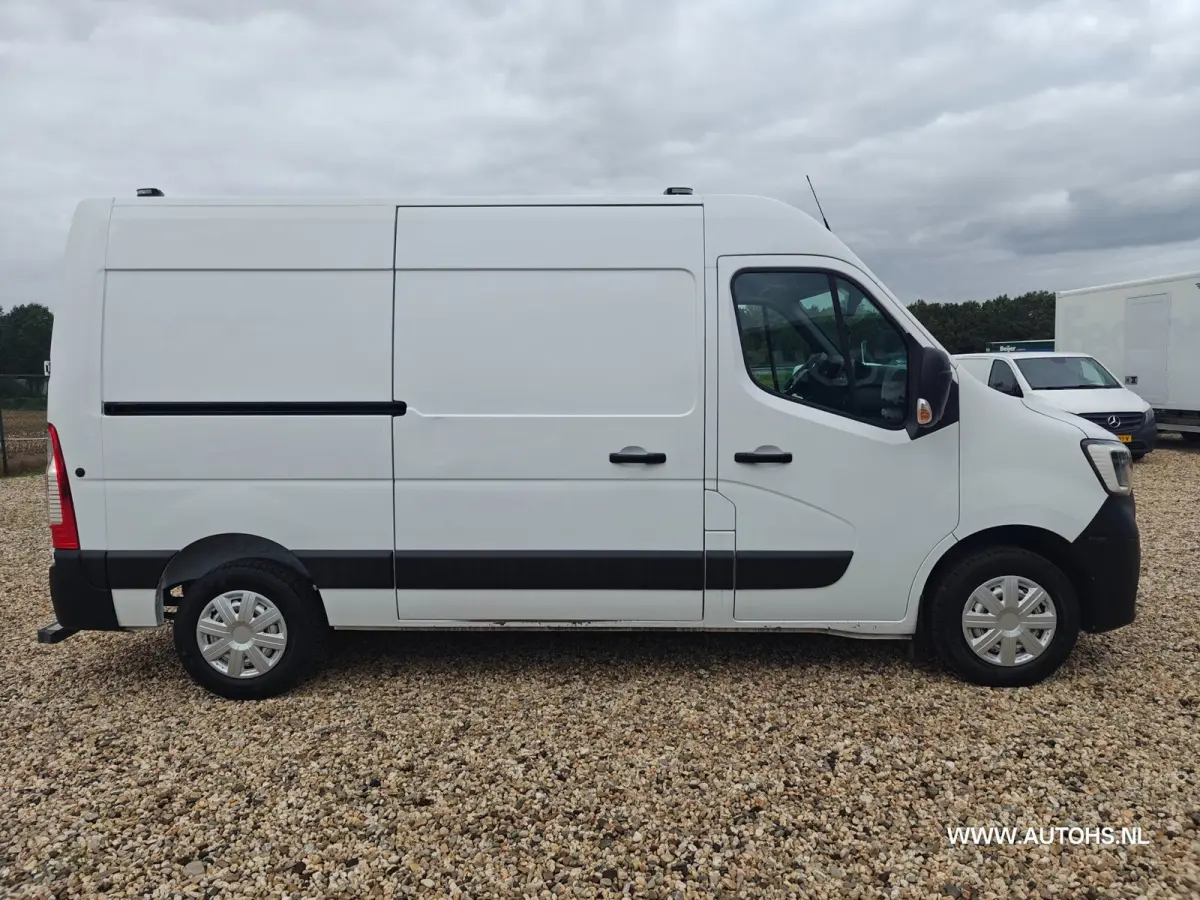 T35 2.3 dCi 135 L2H2 ,+ werkplaats inrichting , Euro 6 , 1e Eig , 140 PK , Apk 8- 2027 , Camera , leuke bus.
