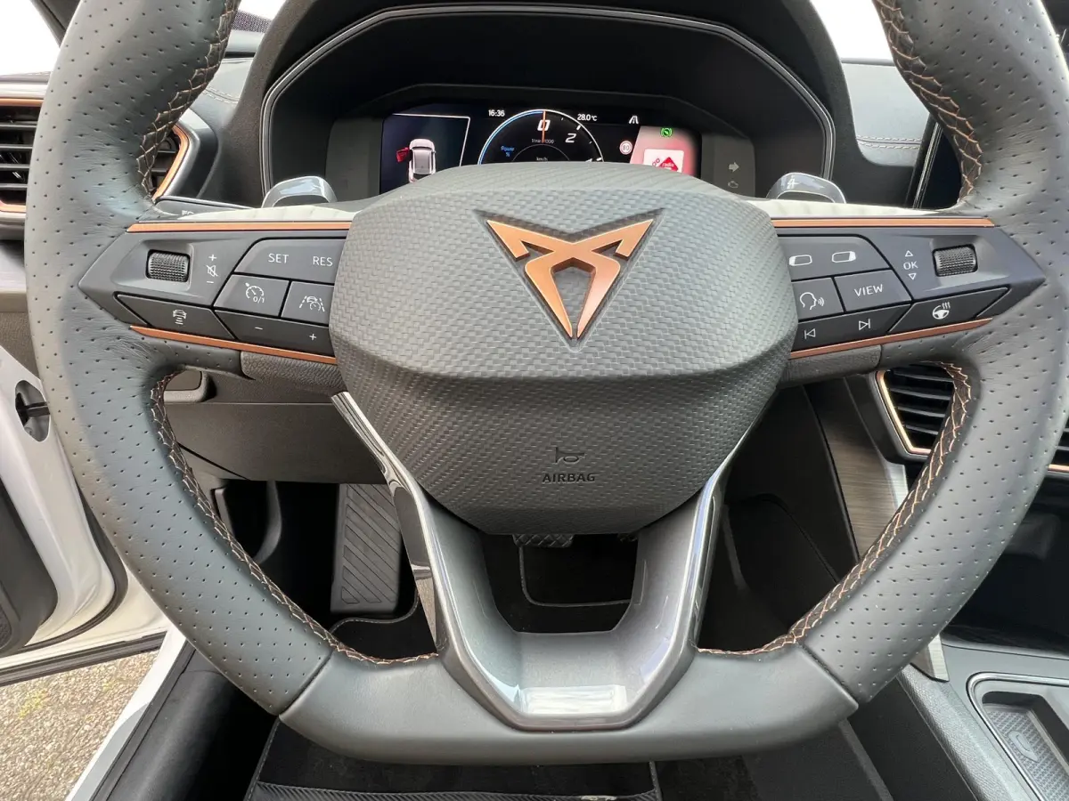 1.4 TSI e-Hybrid | Pano-dak/Carplay/stoel- en Stuurverw./Copper Accenten