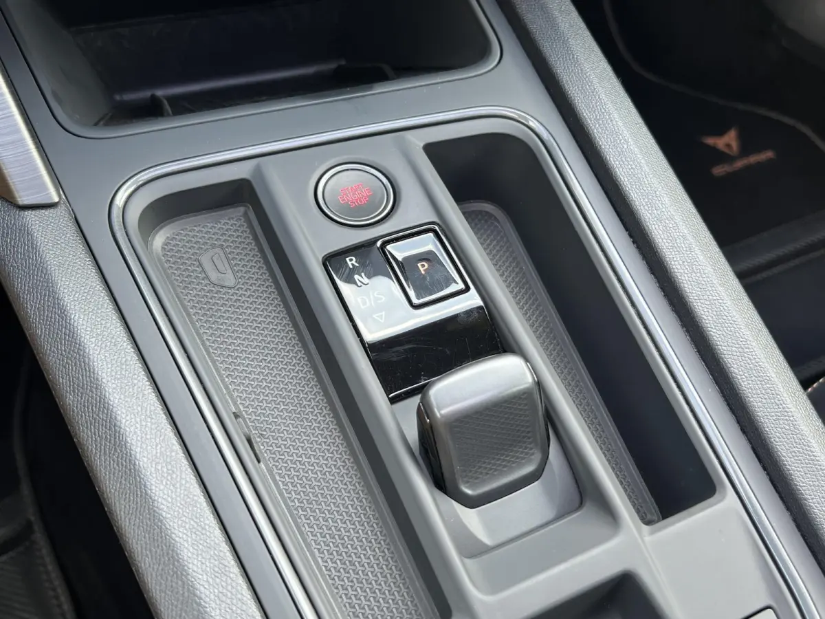 1.4 TSI e-Hybrid | Pano-dak/Carplay/stoel- en Stuurverw./Copper Accenten