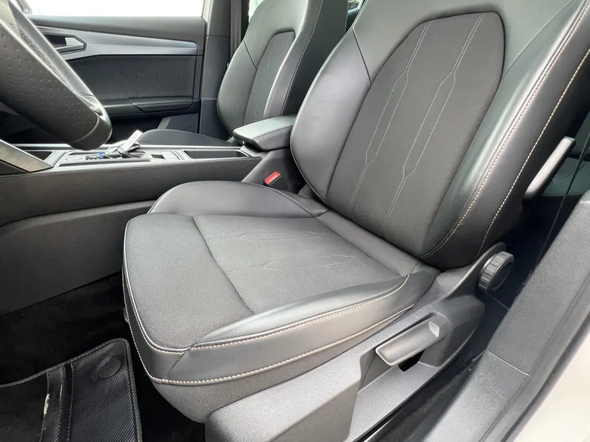 1.4 TSI e-Hybrid | Pano-dak/Carplay/stoel- en Stuurverw./Copper Accenten