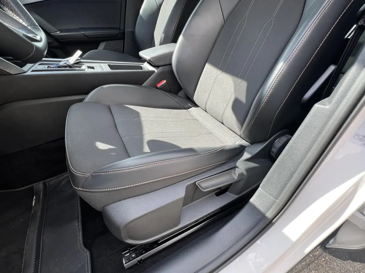 1.4 TSI e-Hybrid | Pano-dak/Carplay/stoel- en Stuurverw./Copper Accenten
