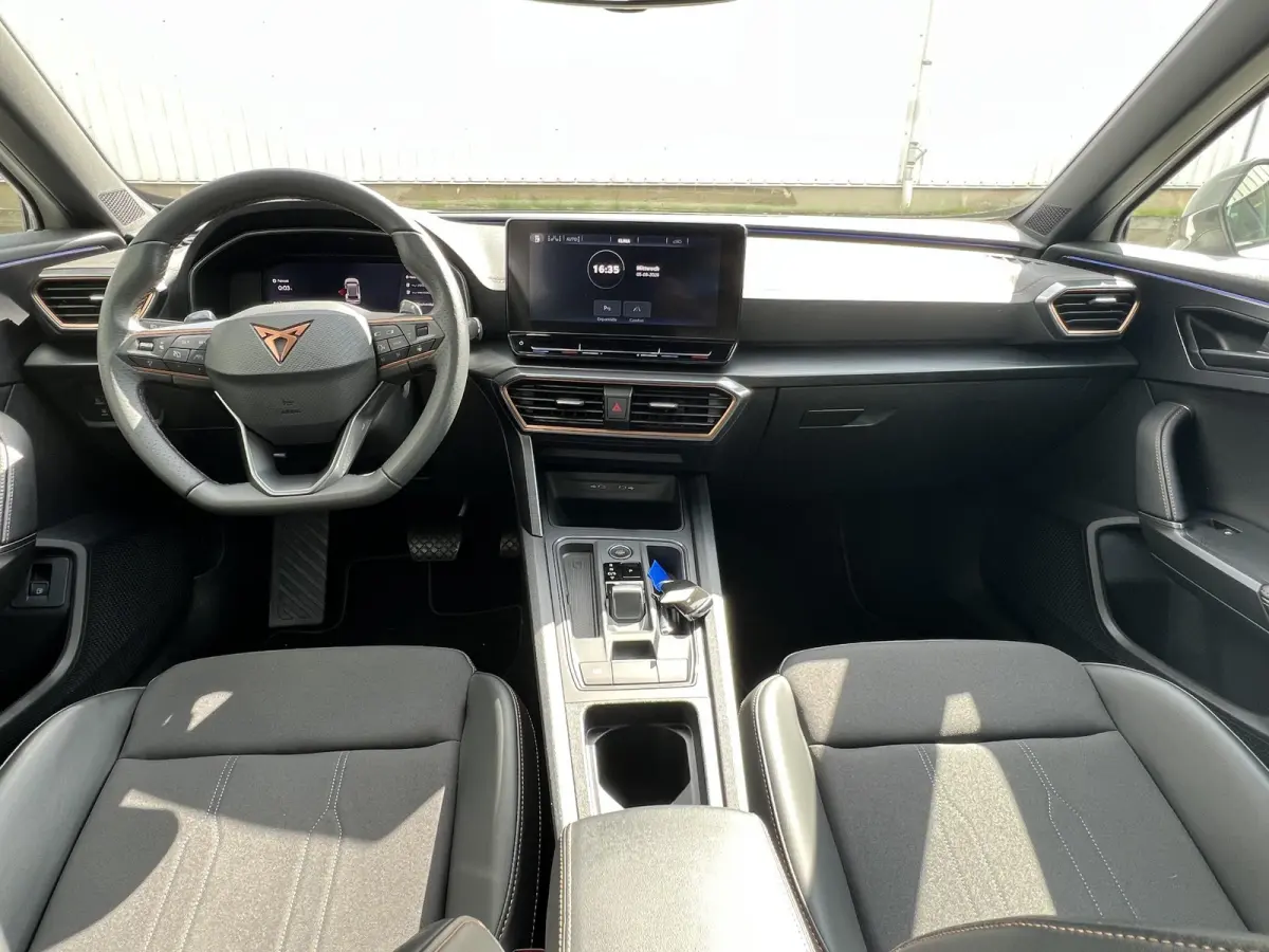 1.4 TSI e-Hybrid | Pano-dak/Carplay/stoel- en Stuurverw./Copper Accenten