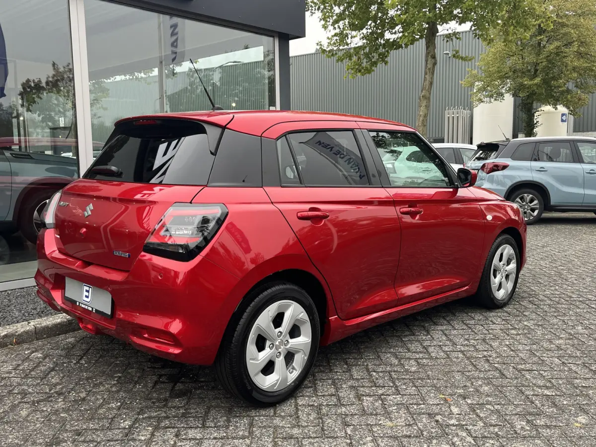 1.2 Smart Hybrid Select CVT Automaat | In meerdere kleuren uit voorraad leverbaar | Adapt. Cruise | Camera | Stoelverwarming | 16'' | Dodehoek | Carplay/Android Auto | Smart Entry |