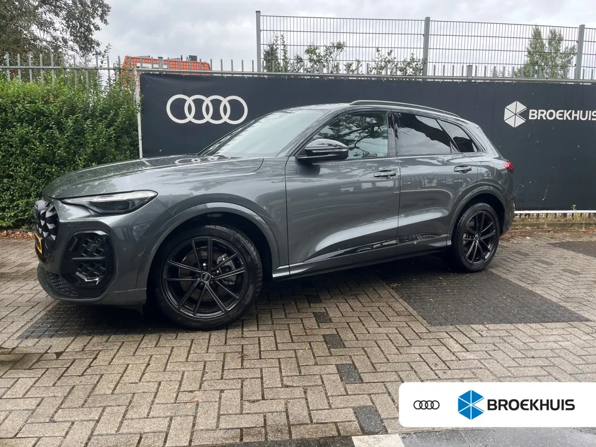 2.0 TFSI e-hybrid quattro S edition | Luchtvering | Trekhaak | Panoramadak | Tech Plus | Optiek zwart |