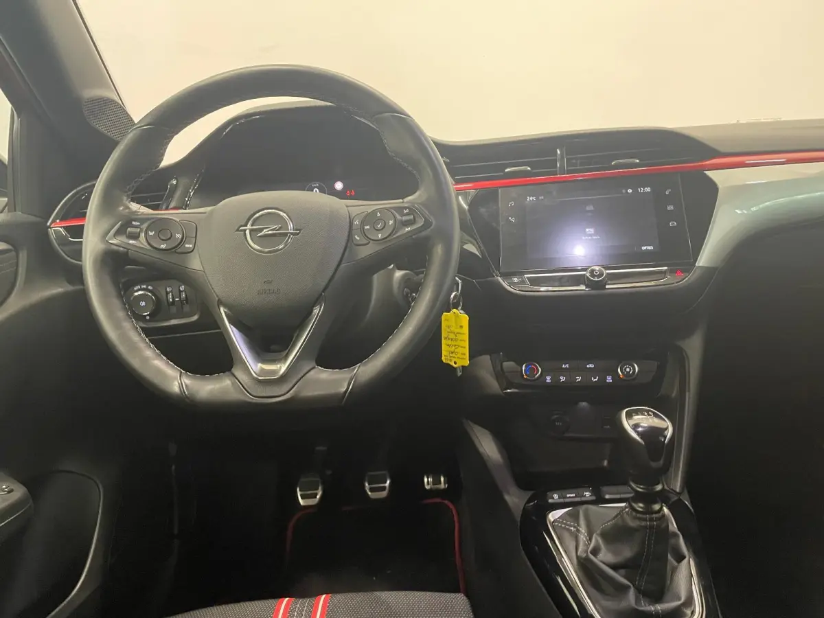 1.2 102pk GS Line Opel Corsa 1.2 GS Line | Navigatie | Apple Carplay/Android Auto | Airco | Cruise Control | Lichtmetalen velgen | Digitaal Dashboard | Sportstoelen