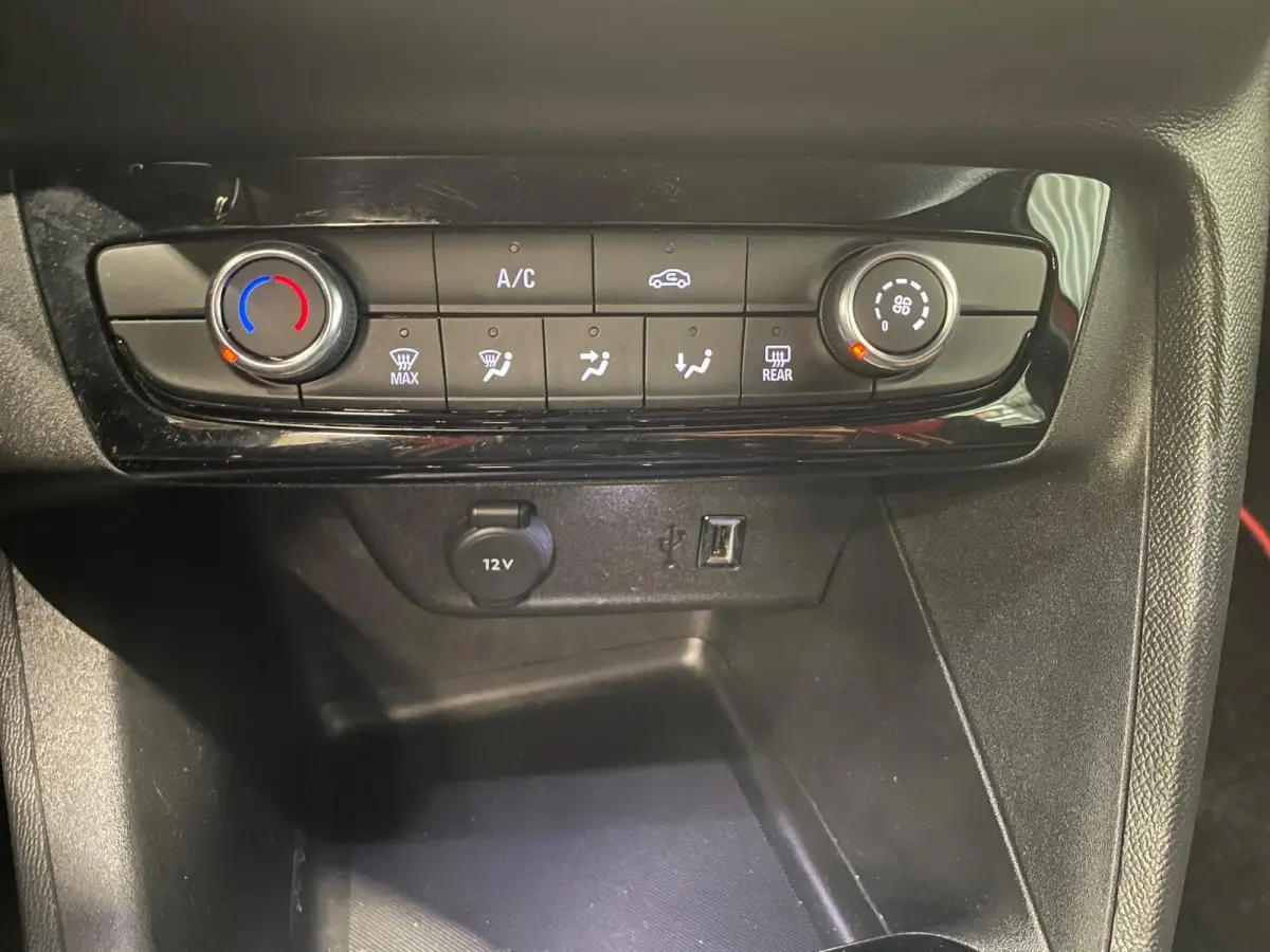 1.2 102pk GS Line Opel Corsa 1.2 GS Line | Navigatie | Apple Carplay/Android Auto | Airco | Cruise Control | Lichtmetalen velgen | Digitaal Dashboard | Sportstoelen