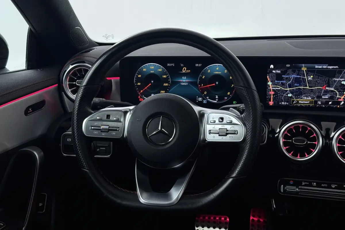 200 Business Solution AMG (PANORAMADAK, STOELVERWARMING, SFEERVERLICHTING, CAMERA, CRUISE