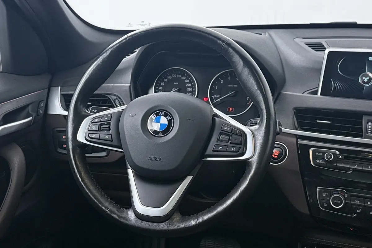 SDrive20i Corporate Lease High Executive (PANORAMADAK, CAMERA, STOELVERWARMING, HEAD-UP DI