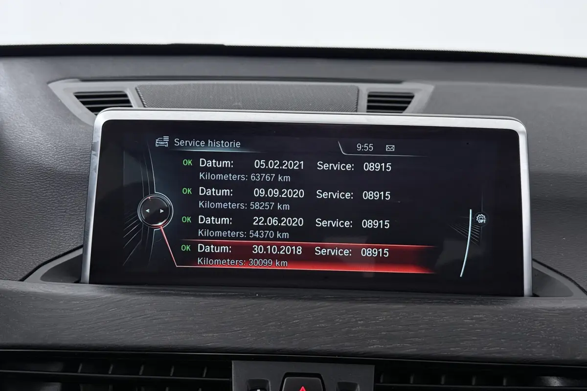 SDrive20i Corporate Lease High Executive (PANORAMADAK, CAMERA, STOELVERWARMING, HEAD-UP DI