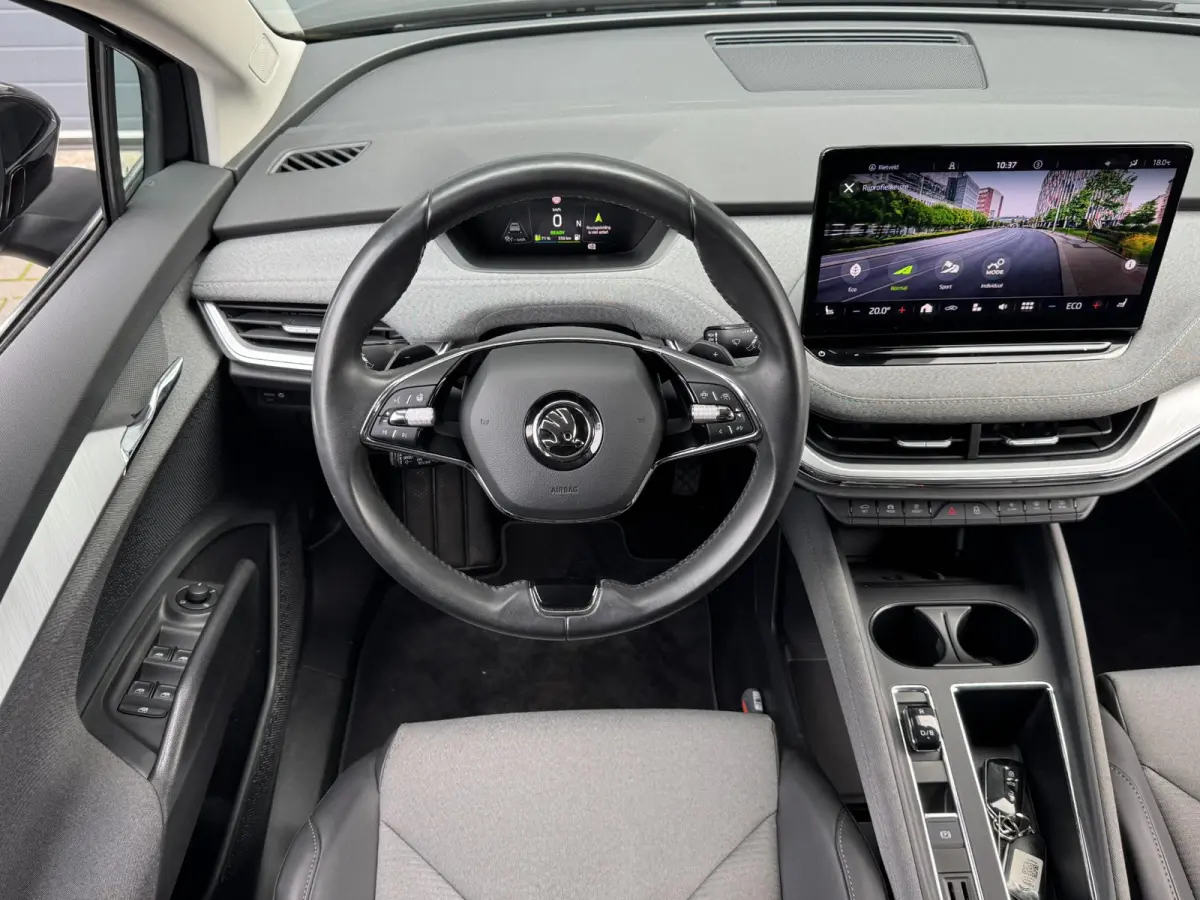 80 (95% SOH) I GROOT ACCUPAKKET I ADAPTIVE CRUISE CONTROL I STOELVERWARMING I P-CAMERA