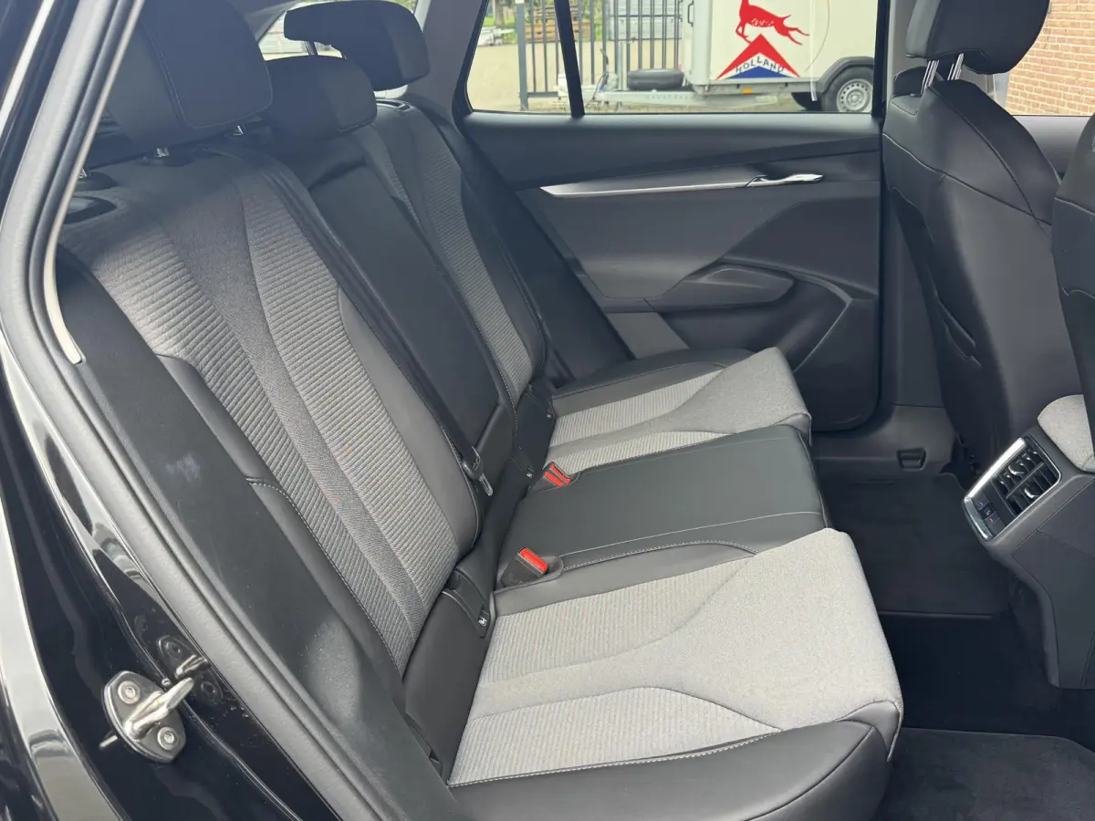 80 (95% SOH) I GROOT ACCUPAKKET I ADAPTIVE CRUISE CONTROL I STOELVERWARMING I P-CAMERA