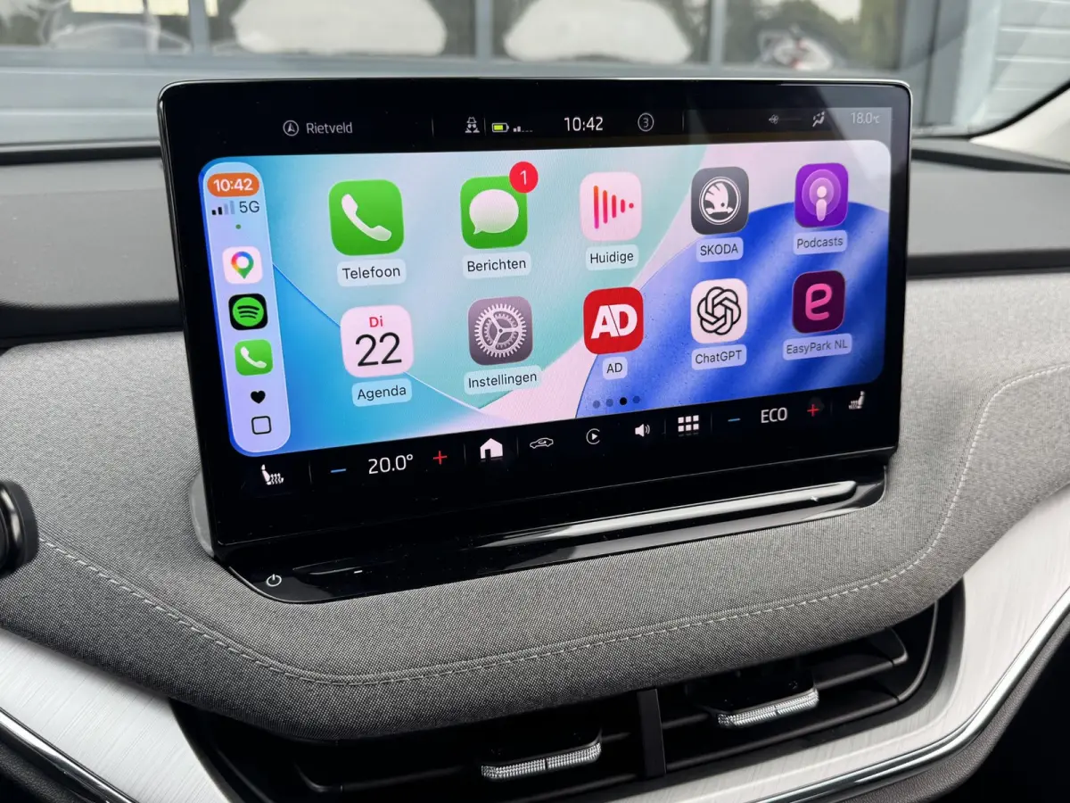 80 (95% SOH) I GROOT ACCUPAKKET I ADAPTIVE CRUISE CONTROL I STOELVERWARMING I P-CAMERA