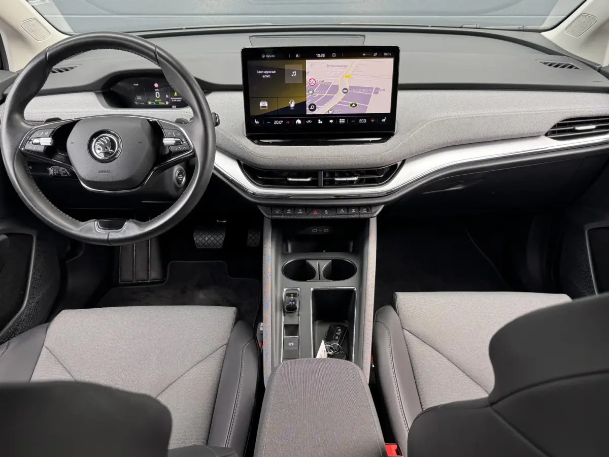 80 (95% SOH) I GROOT ACCUPAKKET I ADAPTIVE CRUISE CONTROL I STOELVERWARMING I P-CAMERA