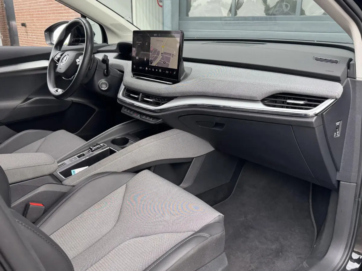 80 (95% SOH) I GROOT ACCUPAKKET I ADAPTIVE CRUISE CONTROL I STOELVERWARMING I P-CAMERA