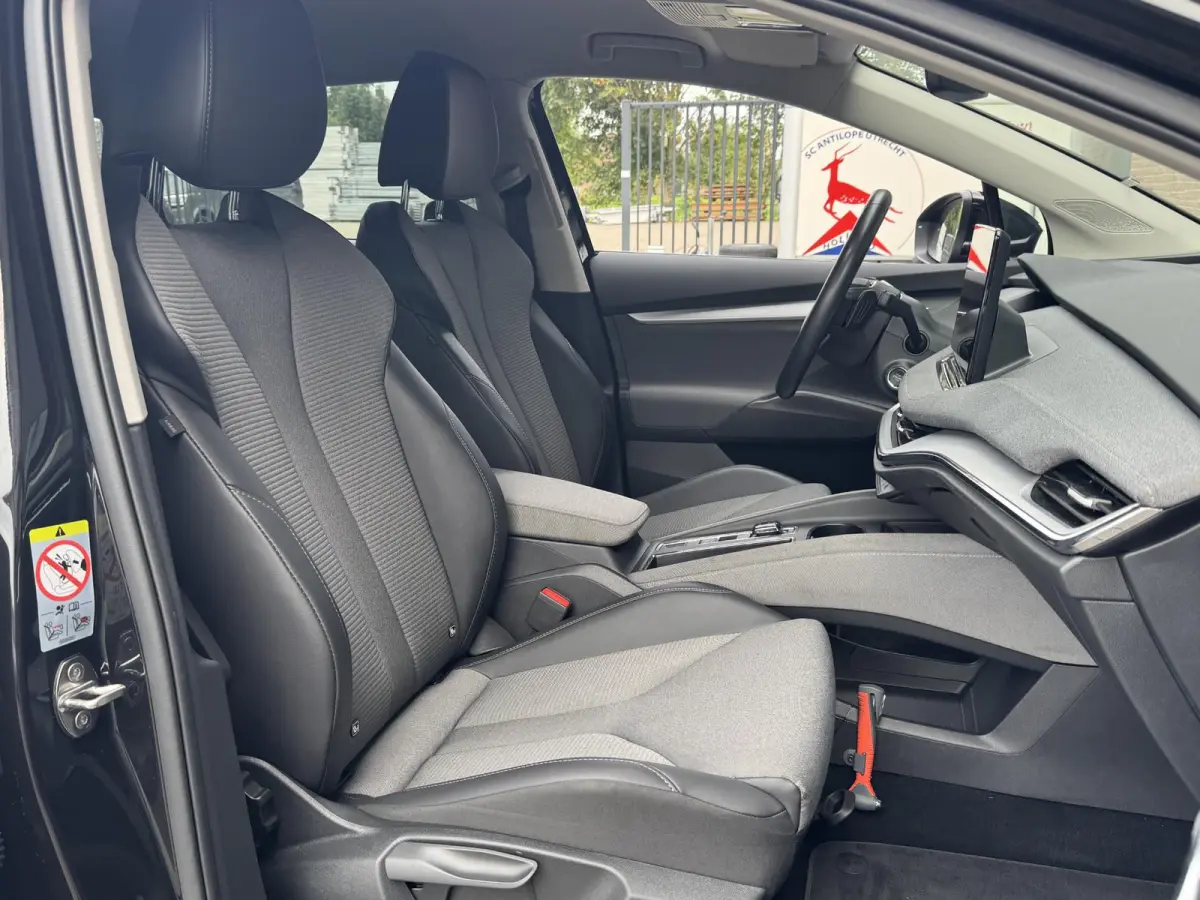 80 (95% SOH) I GROOT ACCUPAKKET I ADAPTIVE CRUISE CONTROL I STOELVERWARMING I P-CAMERA
