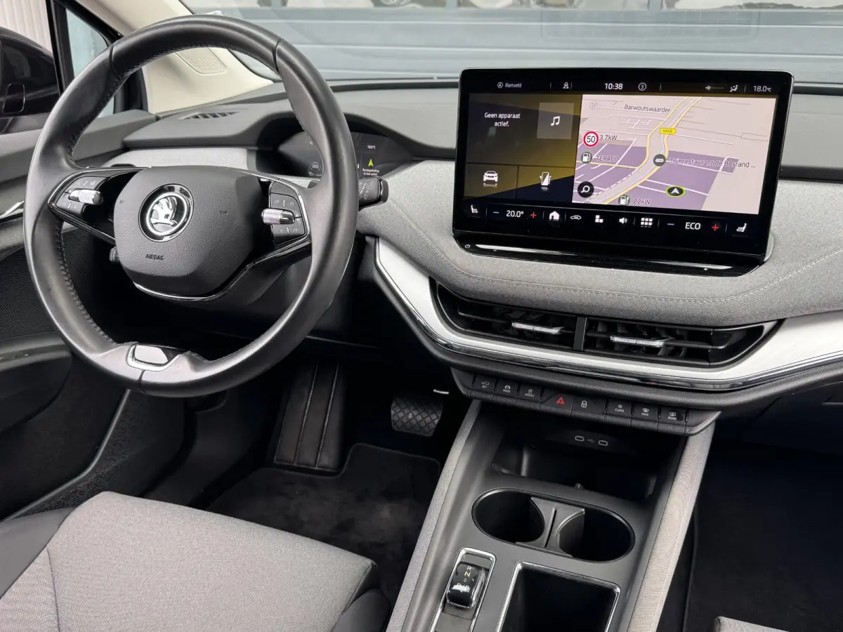 80 (95% SOH) I GROOT ACCUPAKKET I ADAPTIVE CRUISE CONTROL I STOELVERWARMING I P-CAMERA