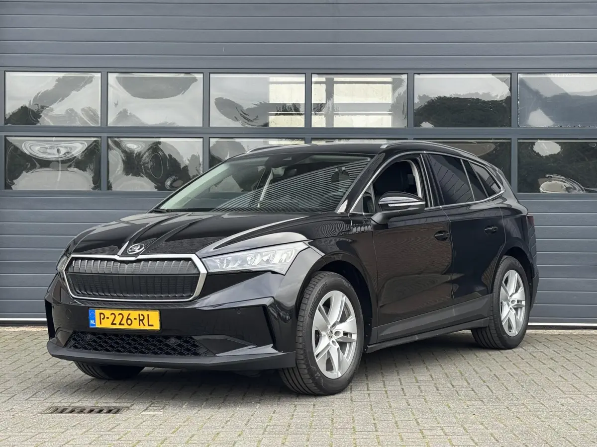 80 (95% SOH) I GROOT ACCUPAKKET I ADAPTIVE CRUISE CONTROL I STOELVERWARMING I P-CAMERA