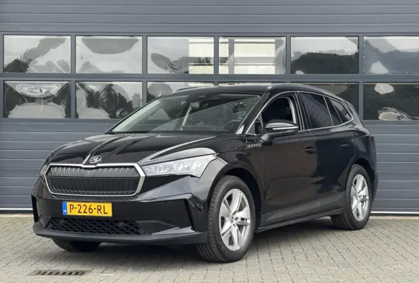 80 (95% SOH) I GROOT ACCUPAKKET I ADAPTIVE CRUISE CONTROL I STOELVERWARMING I P-CAMERA