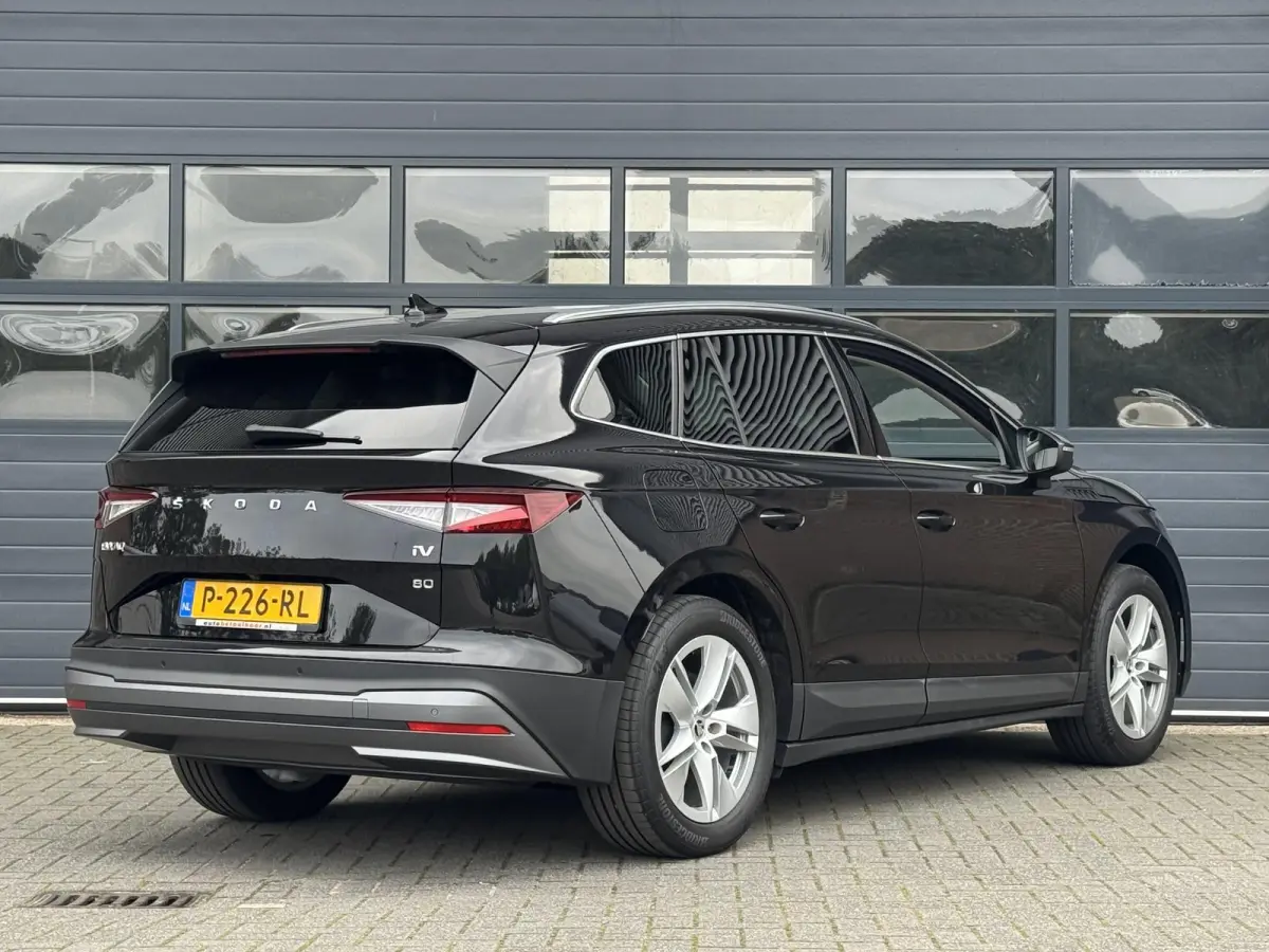 80 (95% SOH) I GROOT ACCUPAKKET I ADAPTIVE CRUISE CONTROL I STOELVERWARMING I P-CAMERA