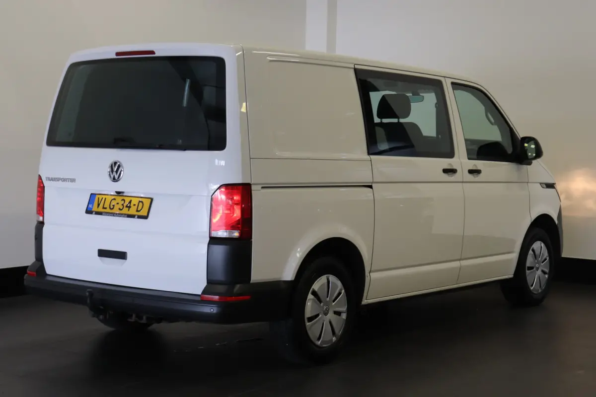 2.0 TDI 150PK Automaat Dubbele Cabine EURO 6 - Airco - Cruise - Camera - € 18.900,- Excl.