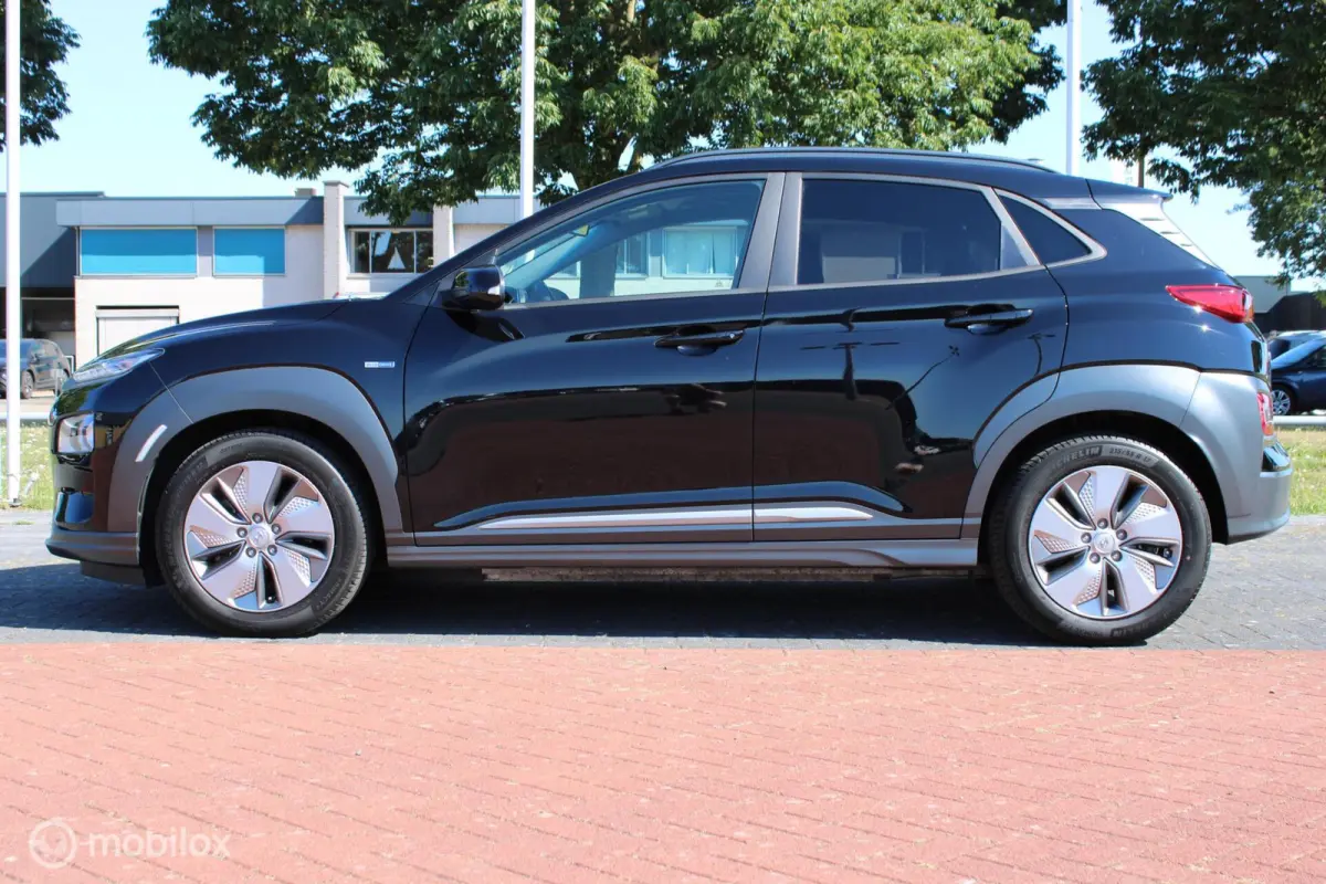 EV Fashion 64 kWh, 3 -fase laden, Navi, App connect, Dode hoek detectie, Head-up display, Clima, Pdc + Camera, Cruise, Keyless go/entry